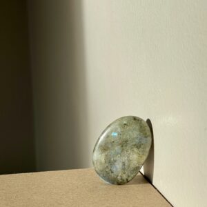 Labradorit - nye vinkler & bevidsthed tilbud da de sidste ikke har ligeså mange regnbuer